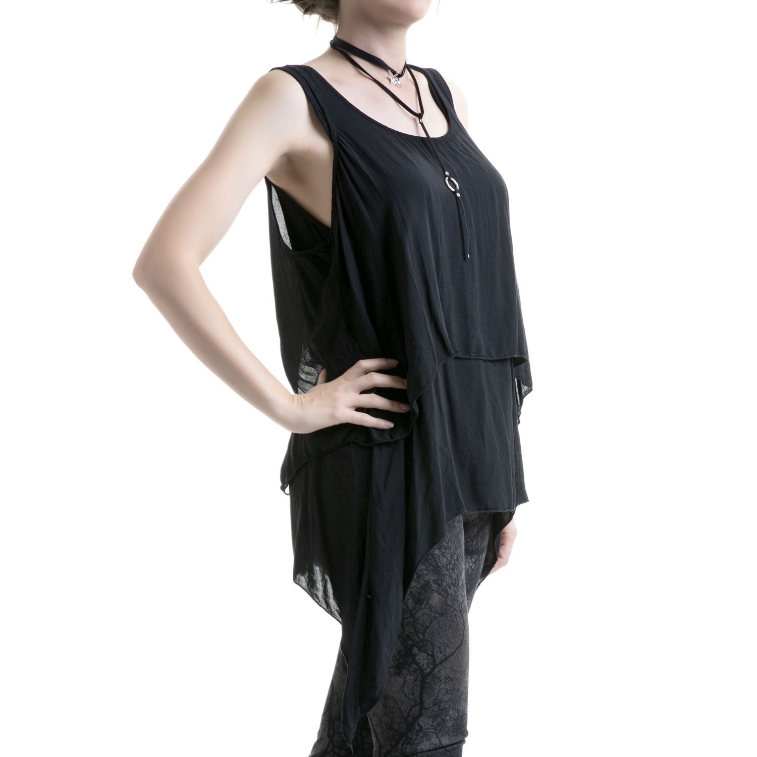 camiseta negra ancha