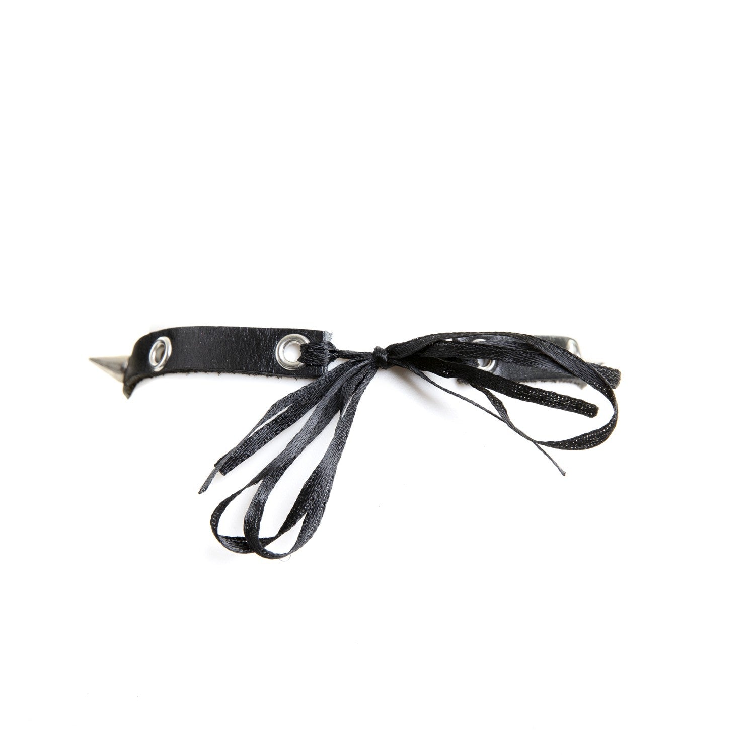 choker con pinchos