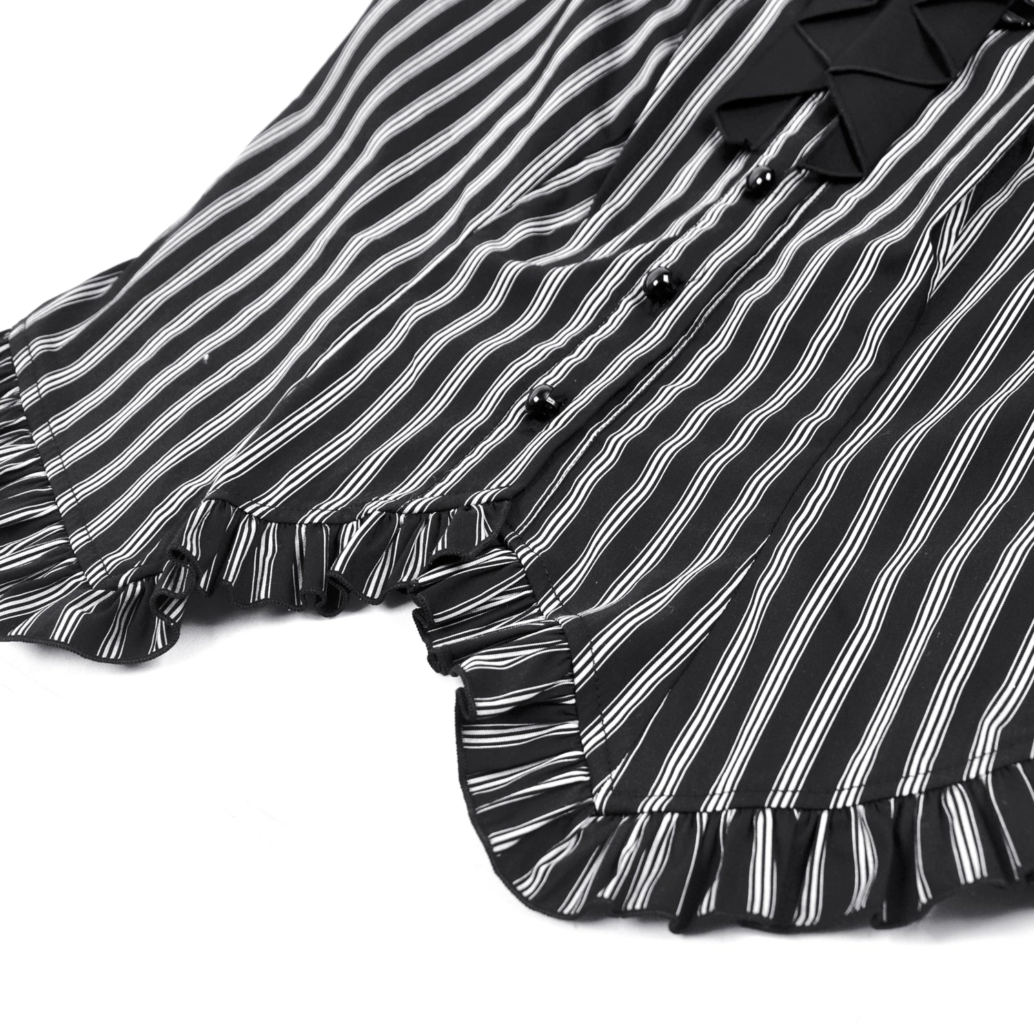 Blusa a Rayas con Broche Camafeo y Volantes