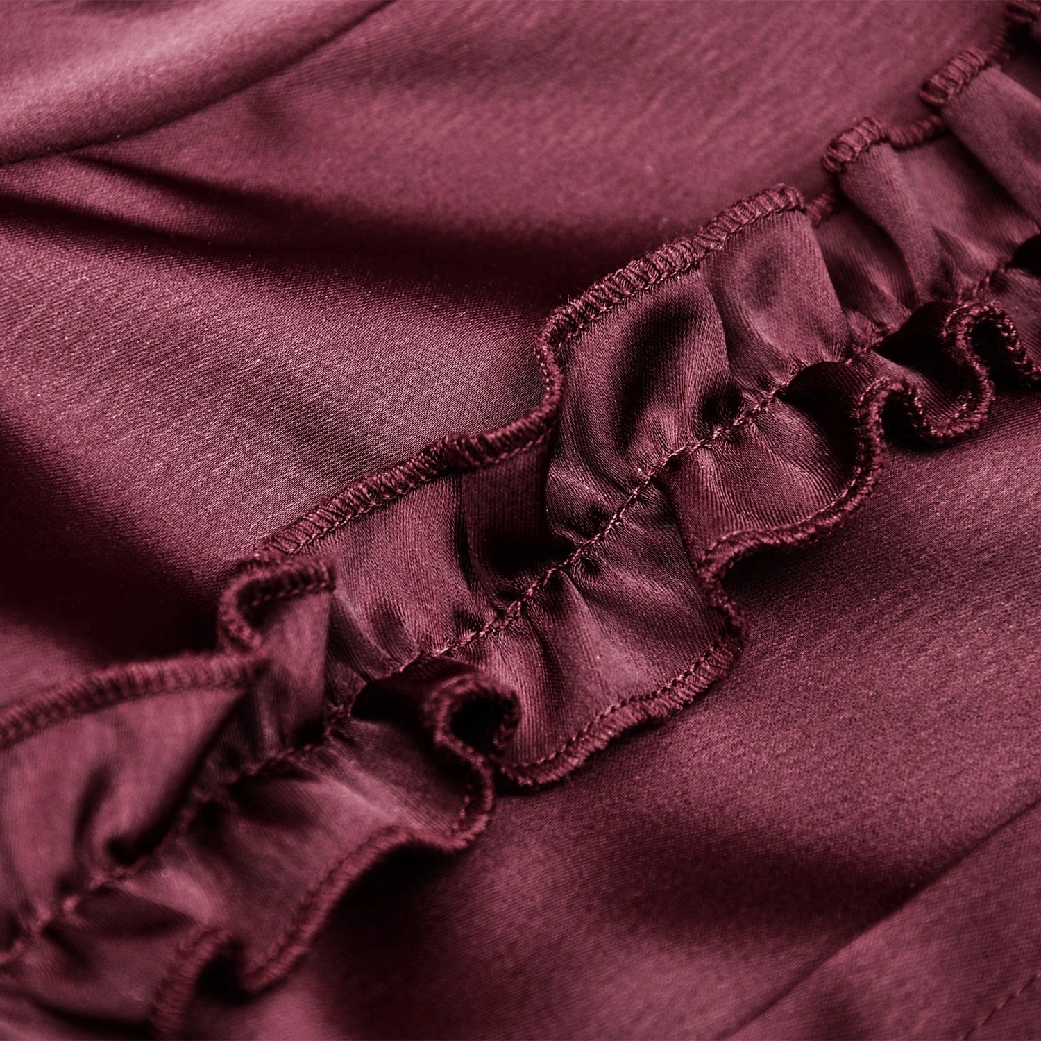 Camisa Burdeos de Satén con Volantes y Lazadas