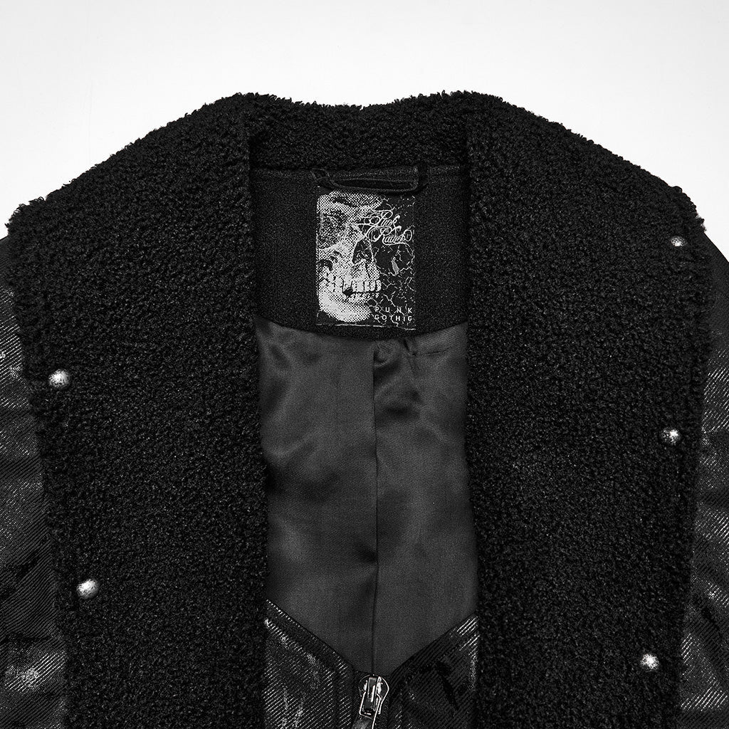 Interior del cuello con etiqueta de calavera, forro y borde de borreguito
