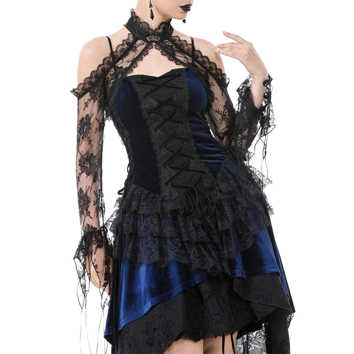 Bolero de encaje negro floral con cuello alto tipo choker y mangas largas con flecos.