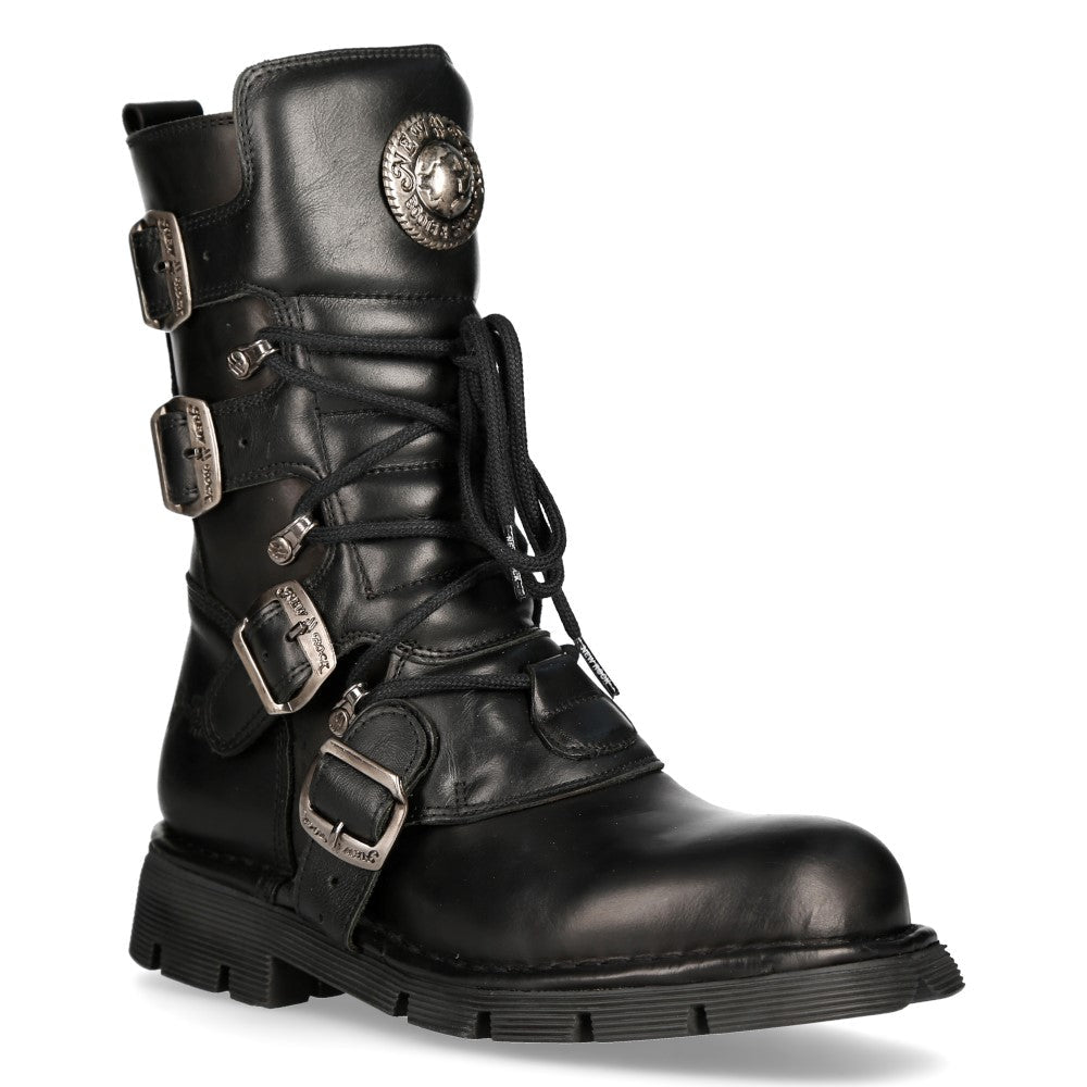 Bota New Rock M-1473-S1 en vista de tres cuartos con cordones y hebillas metálicas