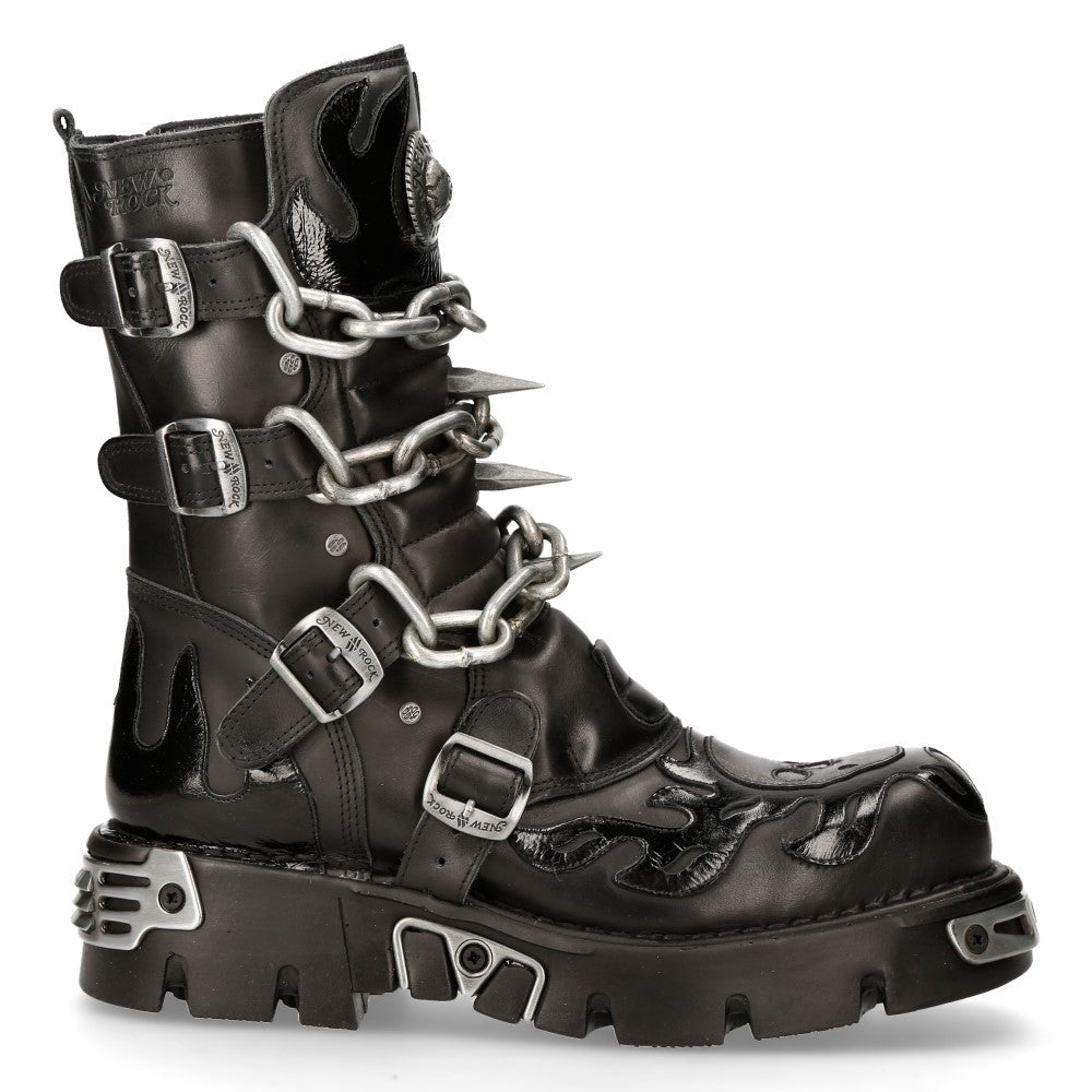 Perfil exterior de la bota New Rock M-727-S5 con hebillas, cadenas y protectores metálicos