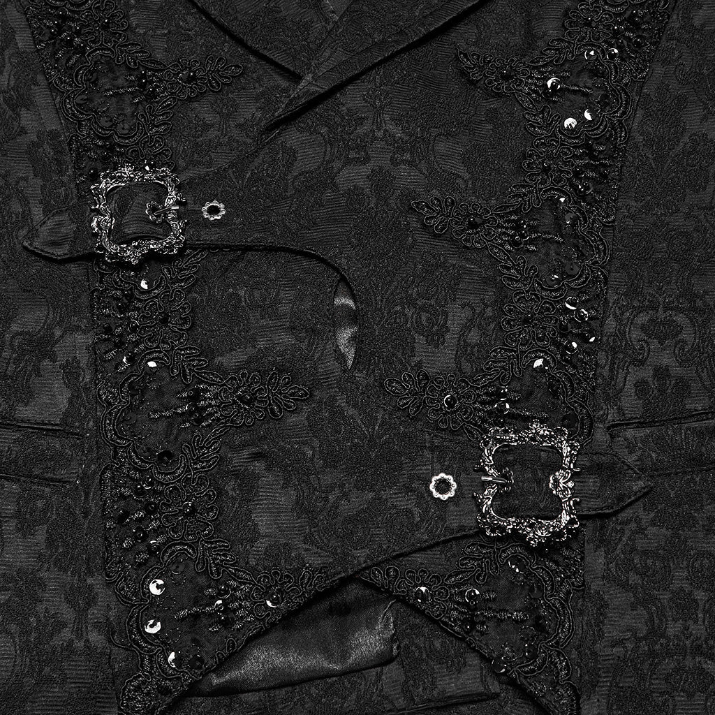 Detalle de las dos hebillas metálicas del cierre cruzado