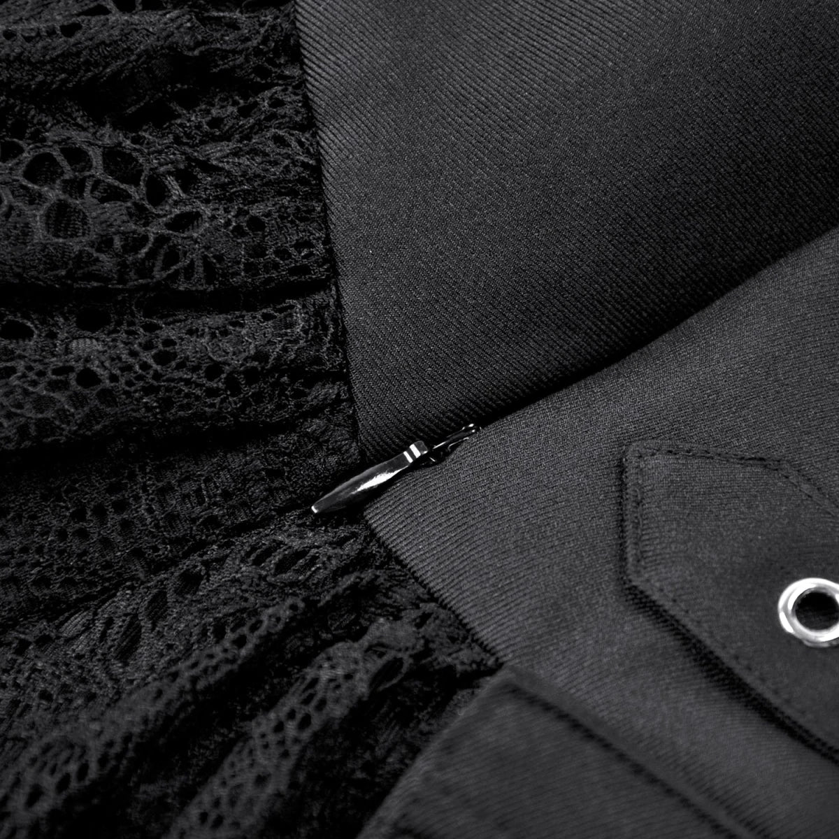 Minifalda con Bolsillos Cargo, Encaje y Hebillas - Crazyinlove