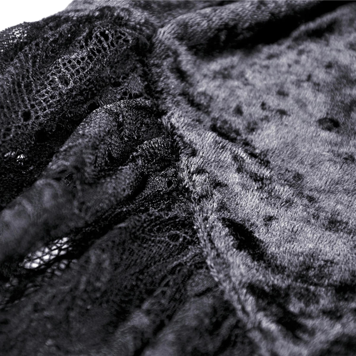 Top Gótico de Terciopelo con Hombros Descubiertos y Encaje - Crazyinlove