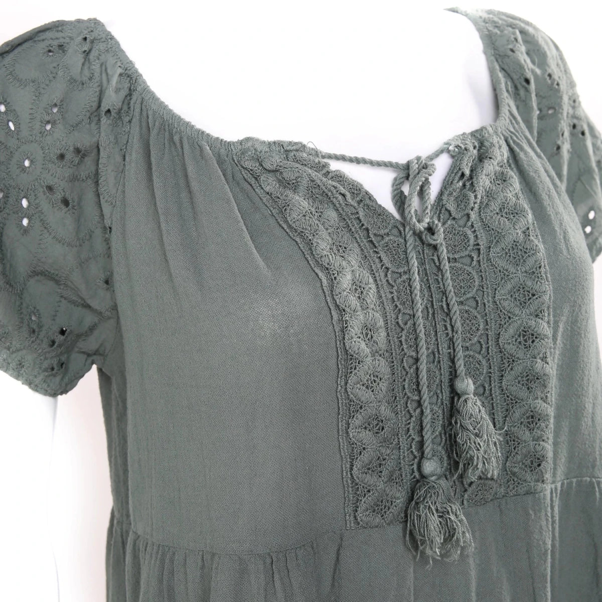 Vestido Boho Verde de Algodón con Bordado Suizo - Crazyinlove
