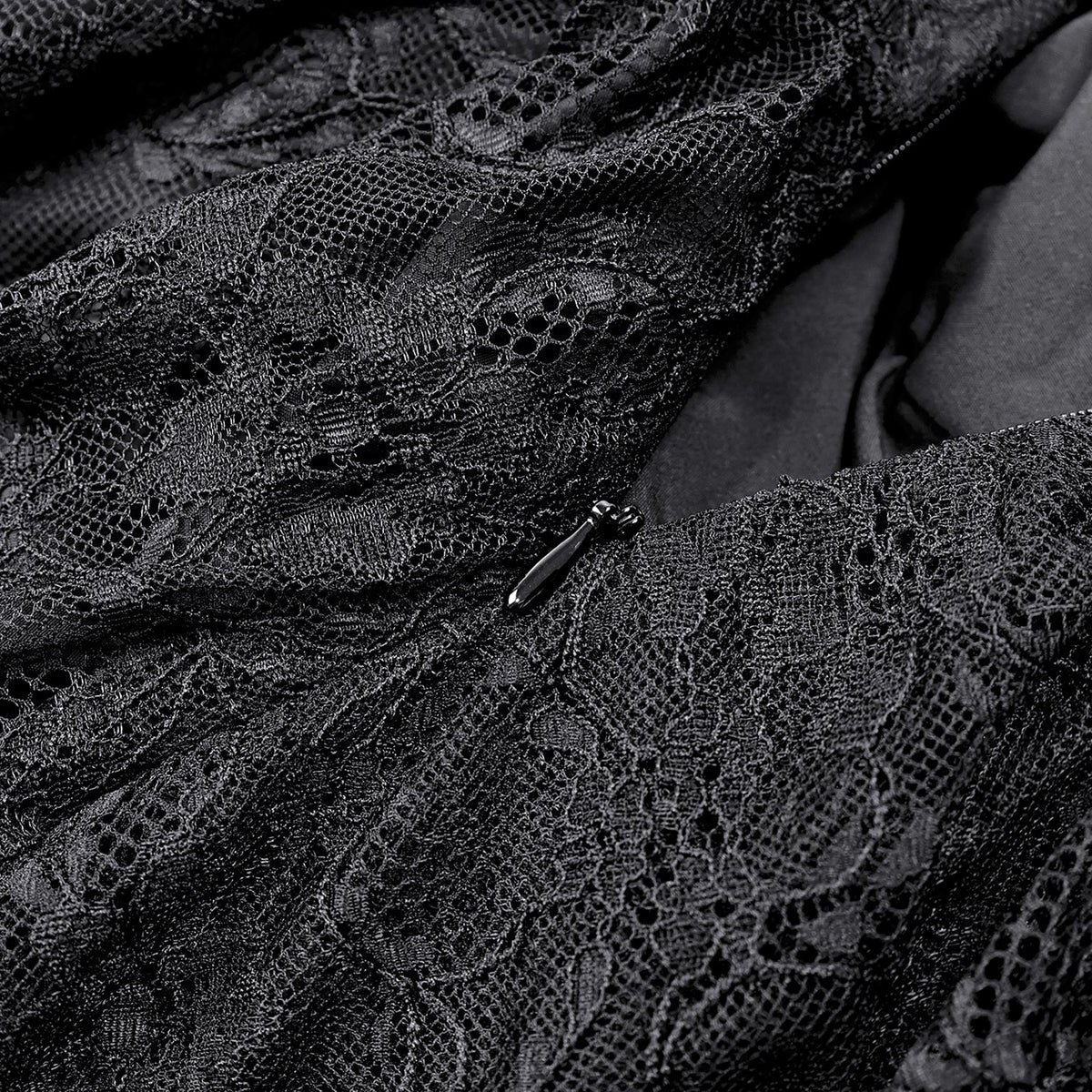 Vestido Gótico de Encaje con Bajo Asimétrico DW1215: detalle de la cremallera lateral sobre el encaje