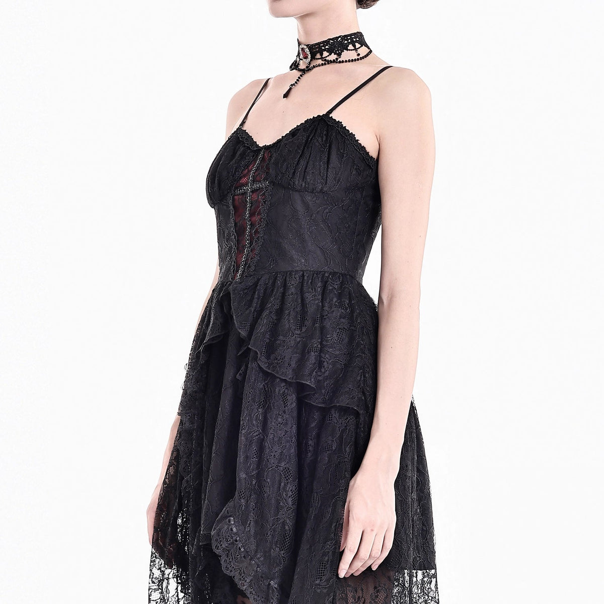 Vestido Gótico de Encaje con Bajo Asimétrico DW1215 de perfil en modelo