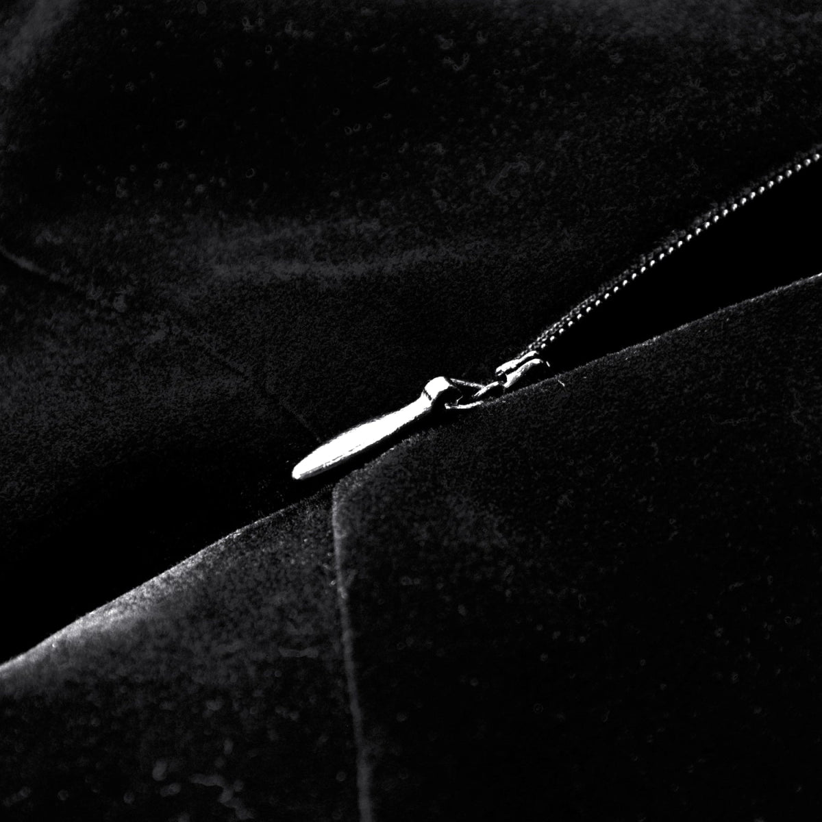 Vestido Largo GĂłtico Negro Terciopelo y Encaje - Crazyinlove