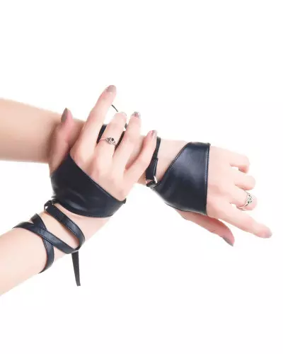 Fingerless Gloves Made of Leather from Style Brand at €5.90