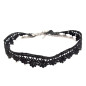 Schwarzes Halsband aus Häkelspitze