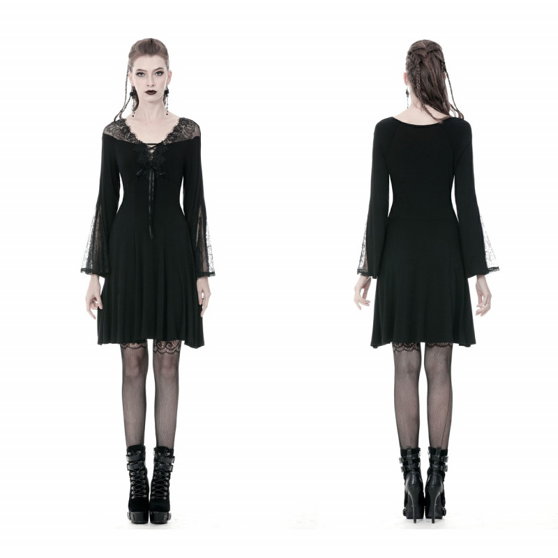Kleid mit Spitze und Schnürung