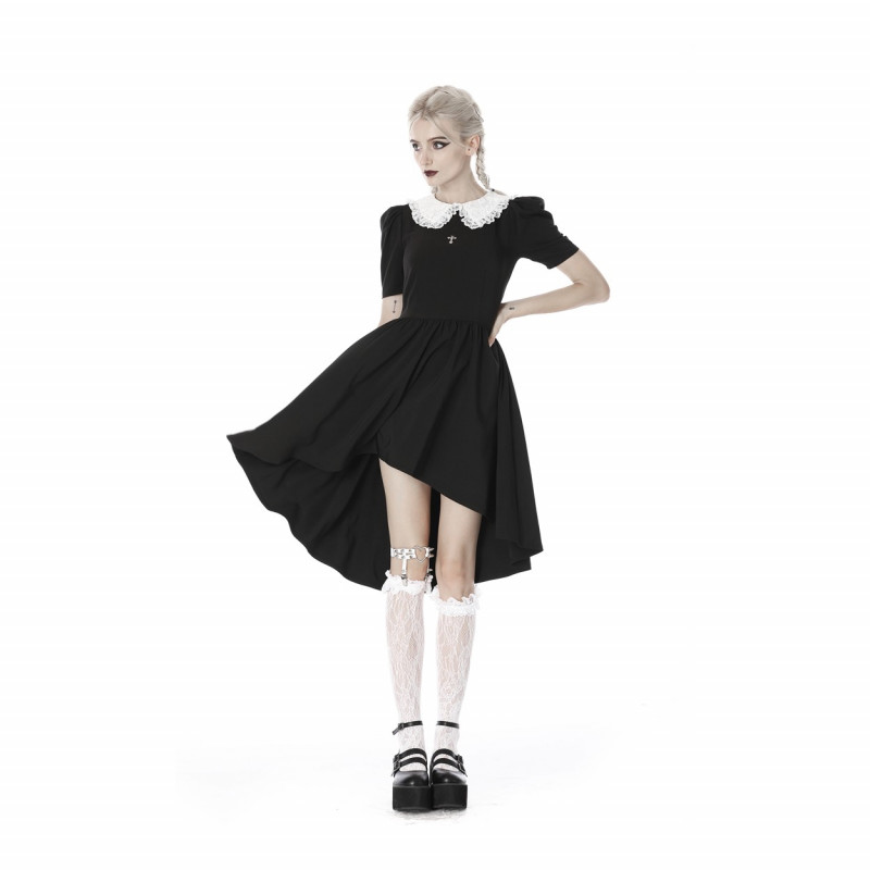 vestido negro con cuello blanco