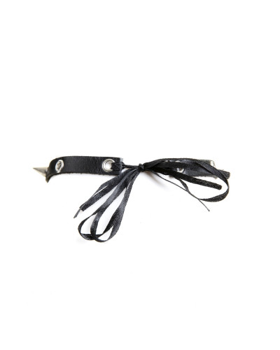 choker con pinchos