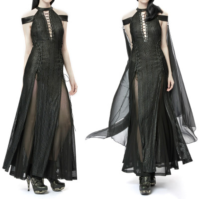 Kleid mit Umhang aus Tüll