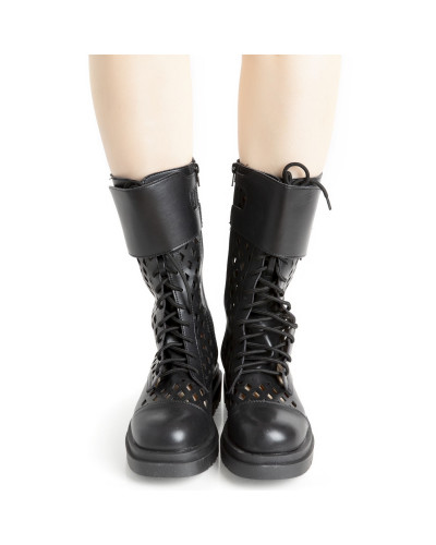 Bottes hautes perforées