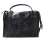 Schwarze Tasche mit Reißverschluss Schwarze Tasche mit Reißverschluss
