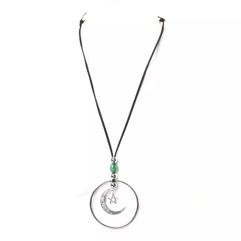 Collier avec Lune de la Marque Style à 7,00 €