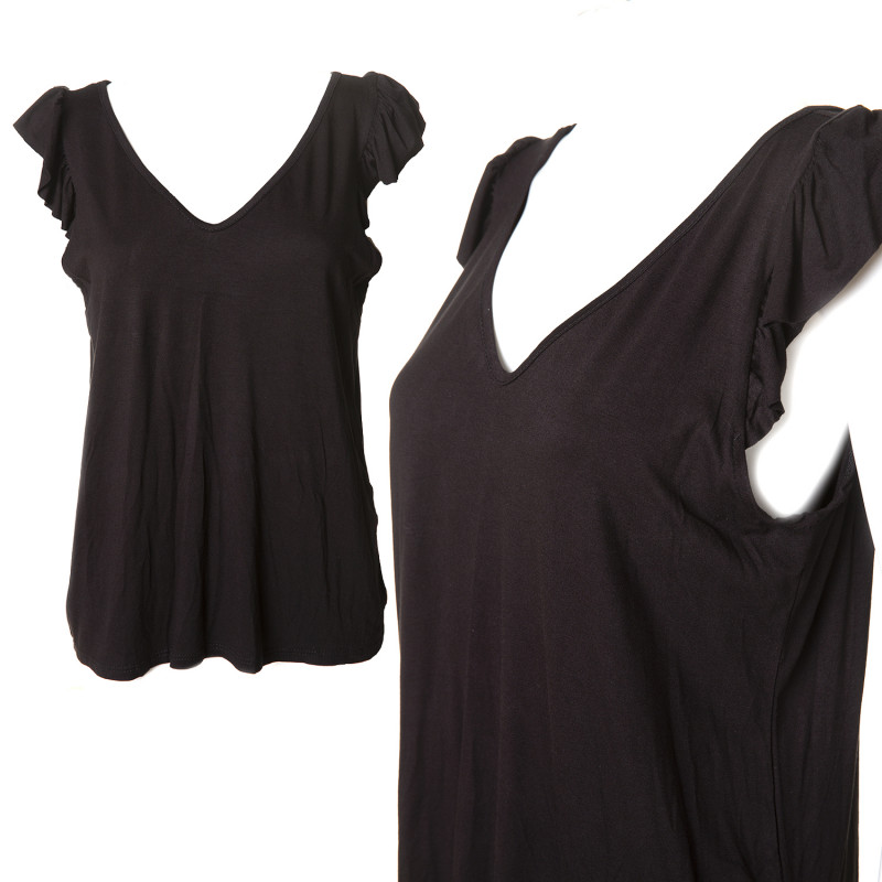 Camiseta Negra con Tiras