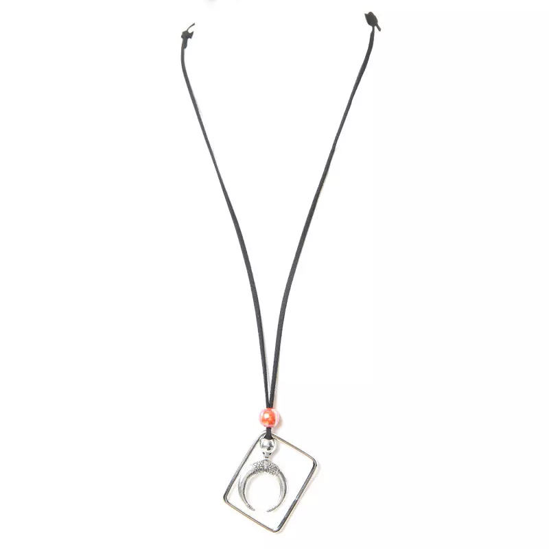 Necklace with Moon and Bead from Style Brand at €5.00