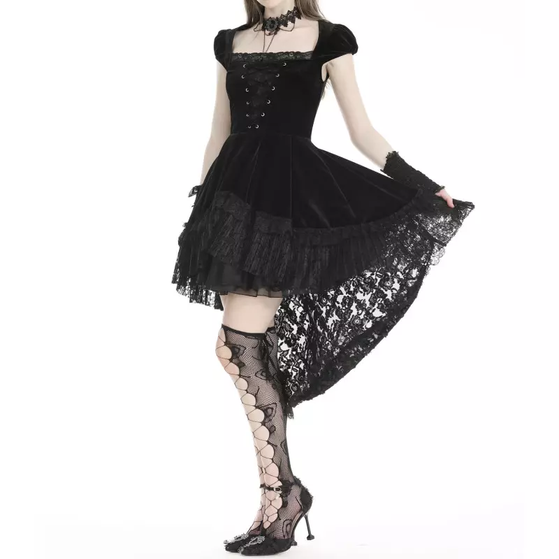 Robe en velours et dentelle de la Marque Dark in Love à 66,50 €