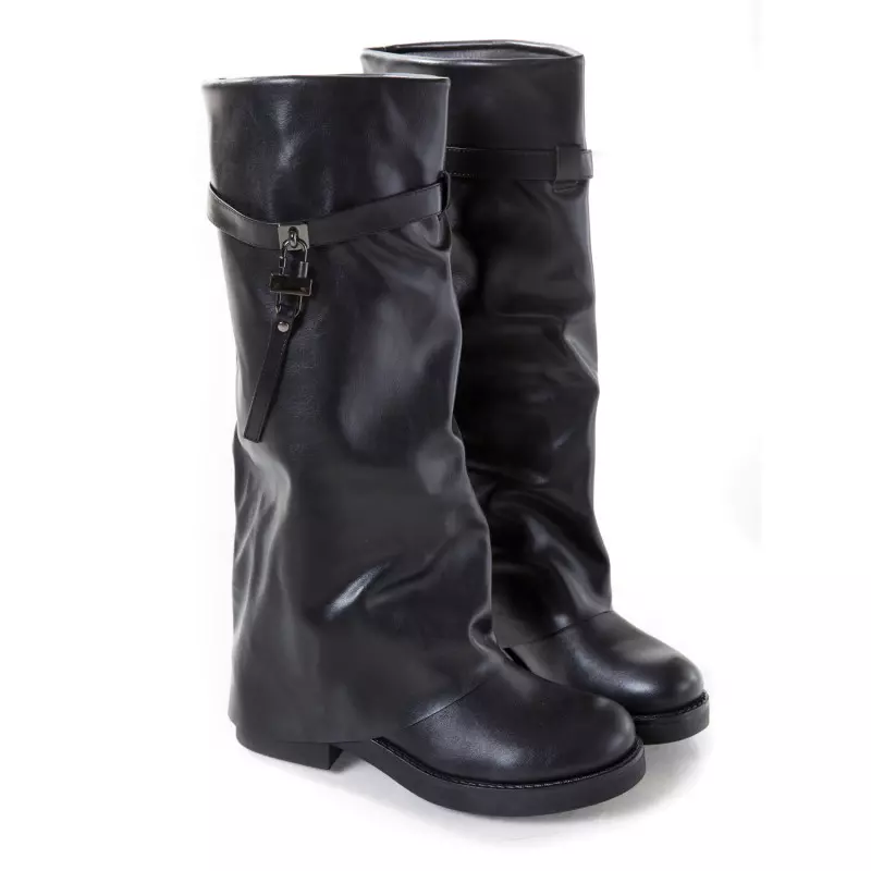 Botas altas em pele sintética da Marca Style por 37,00 €