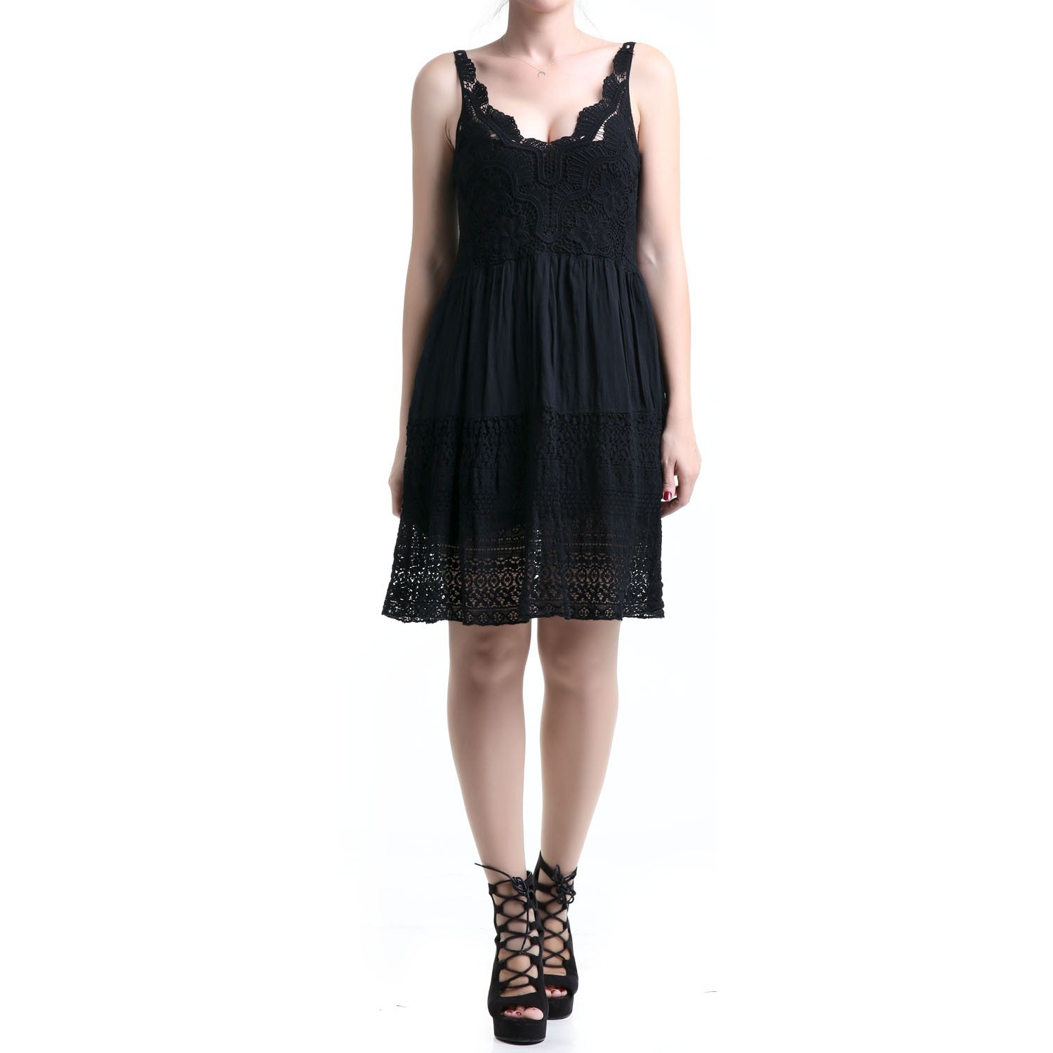 vestido negro con encaje