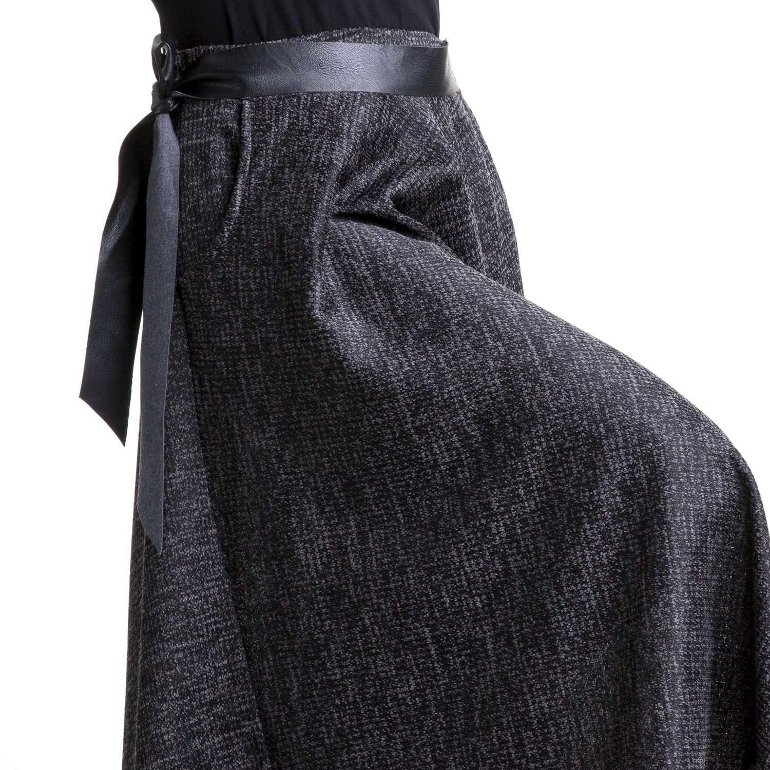 FALDA GRIS OSCURO LARGA