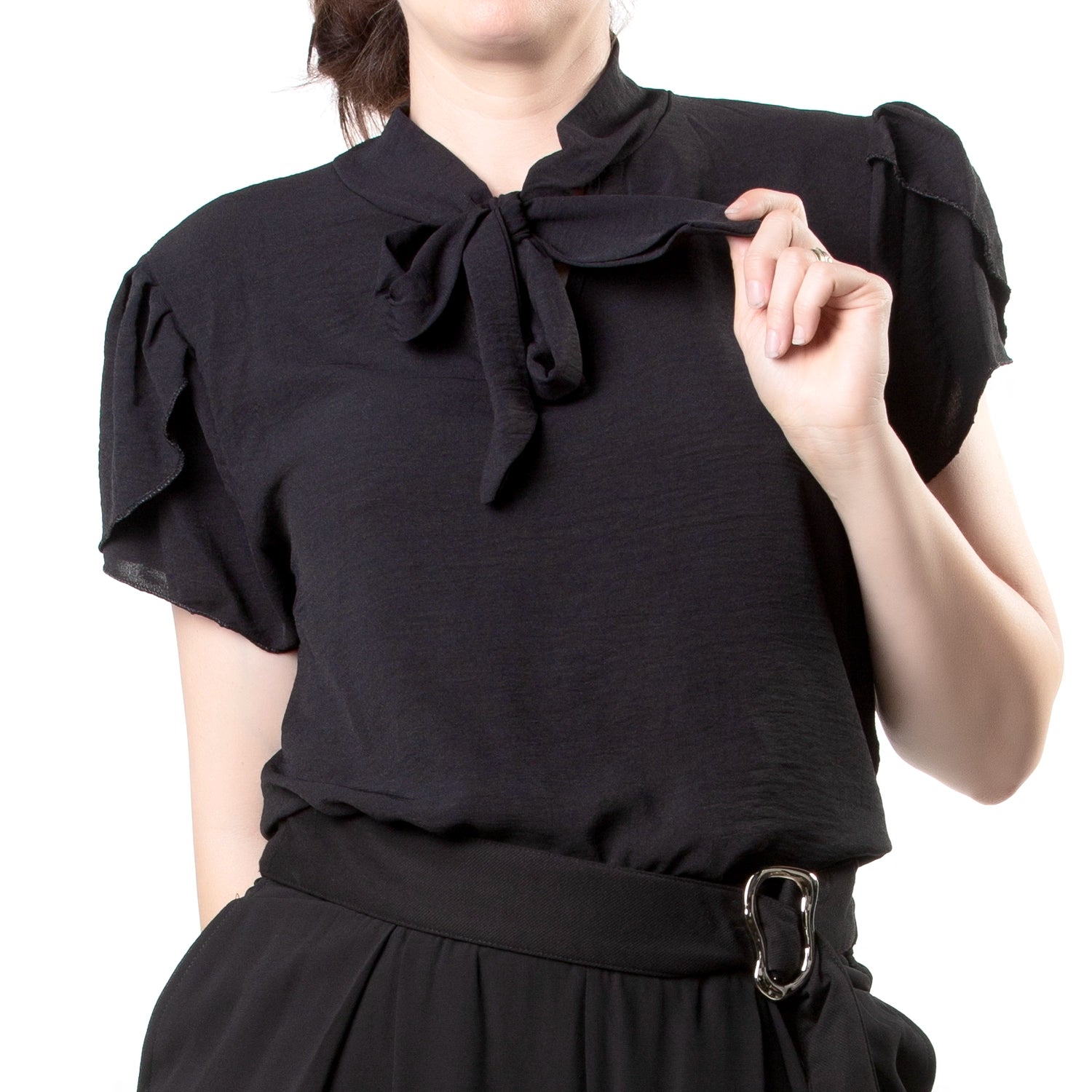 Blusa Negra con Cuello de Lazo y Manga Tulipán