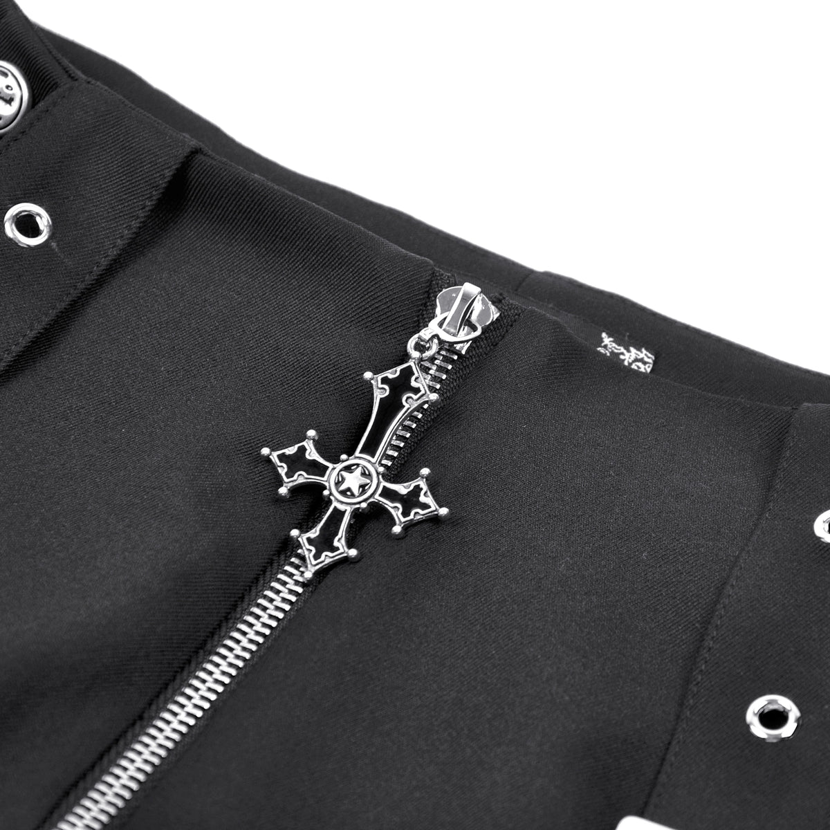Shorts Góticos Negros con Cruz Metálica, Encaje y Correas