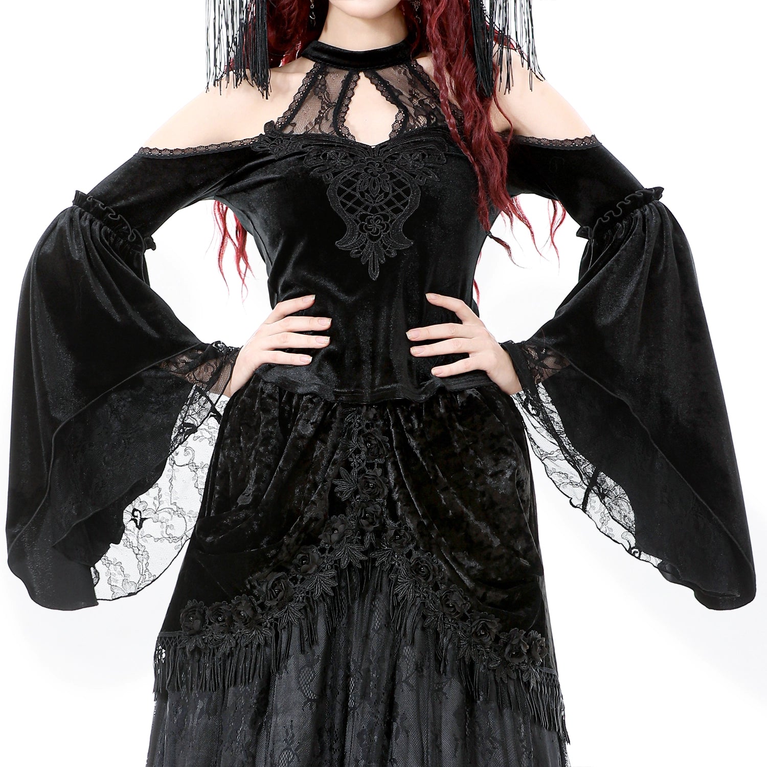 Top gótico de veludo com renda e mangas sino