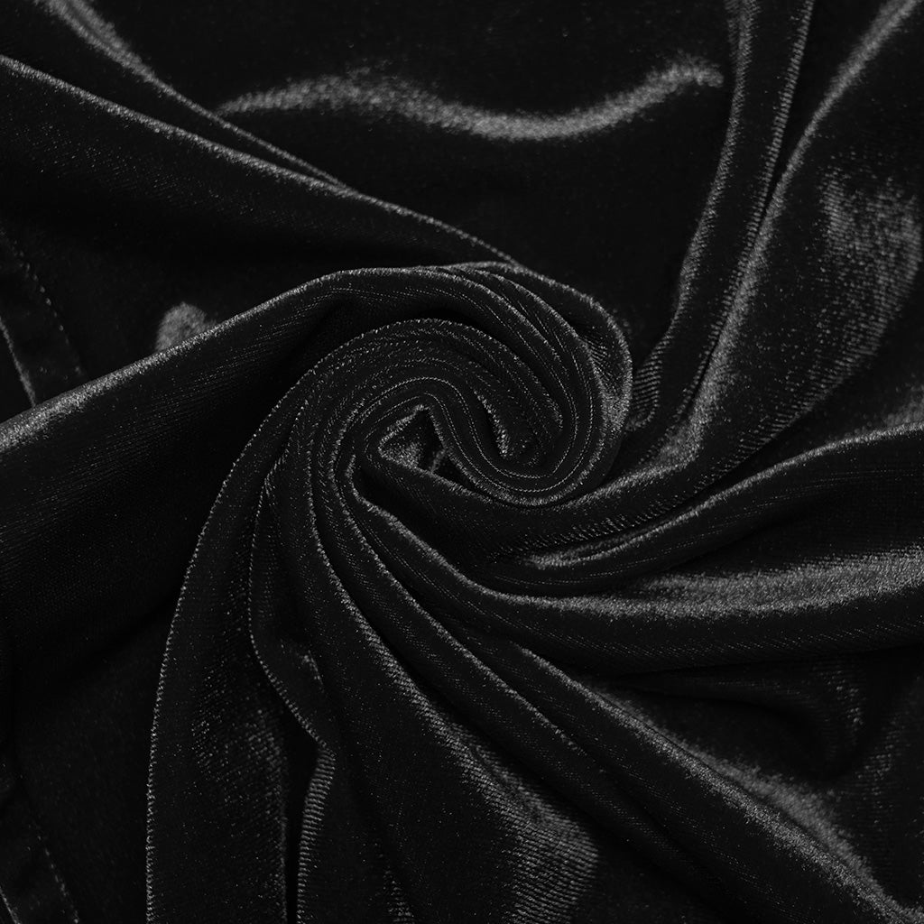 Terciopelo negro de la camisa visto de cerca con su brillo