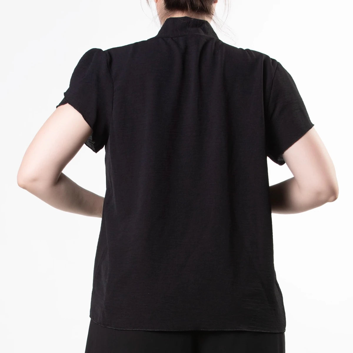 Blusa Negra con Cuello de Lazo y Manga Tulipán - Crazyinlove