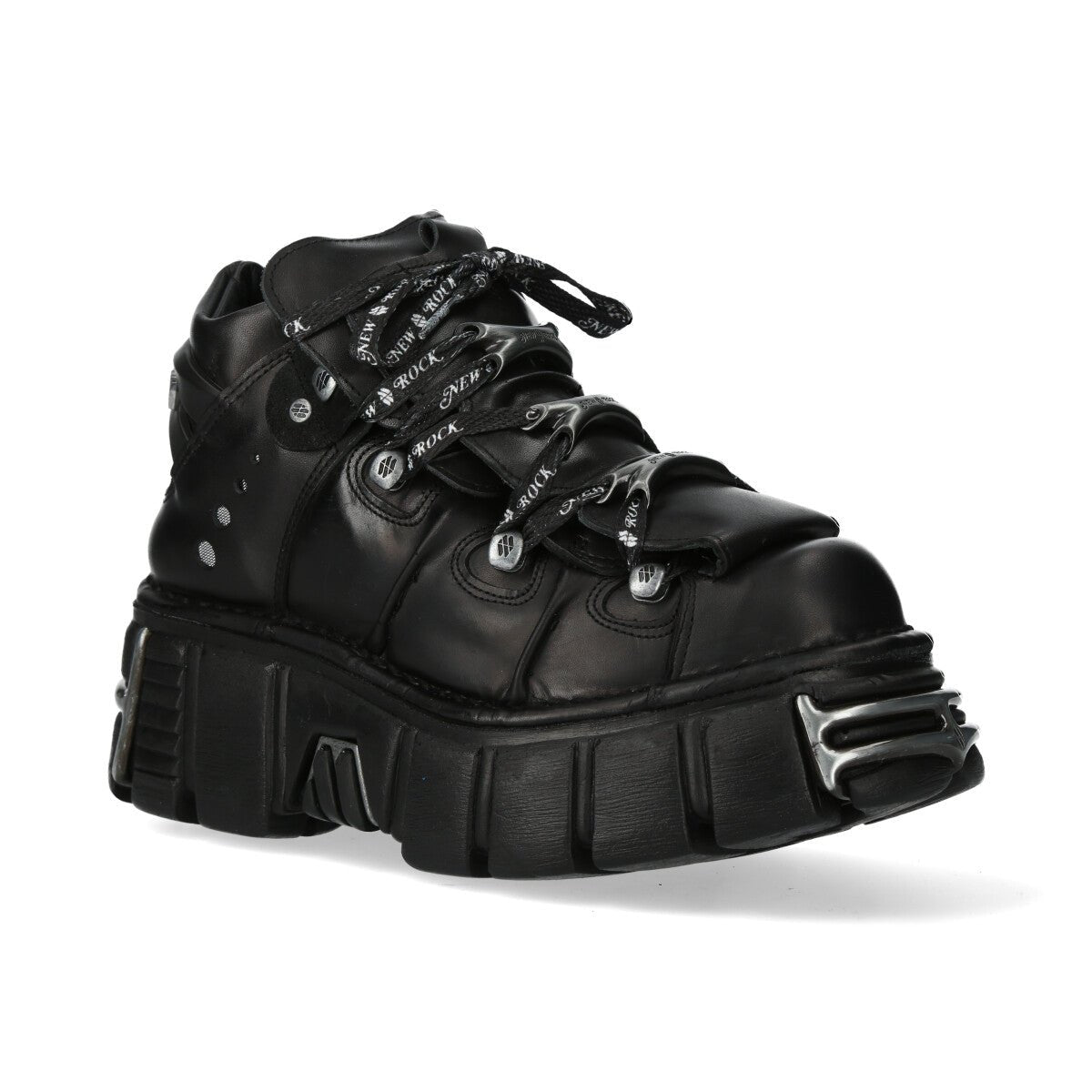 Botín negro M-106LACE-S1 en vista de tres cuartos con cordones blancos y negros