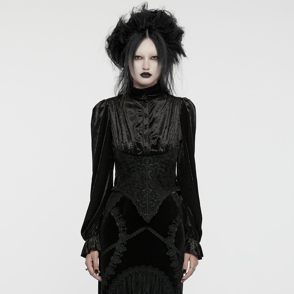 Camisa victoriana de terciopelo negro con cintura de encaje, vista frontal puesta