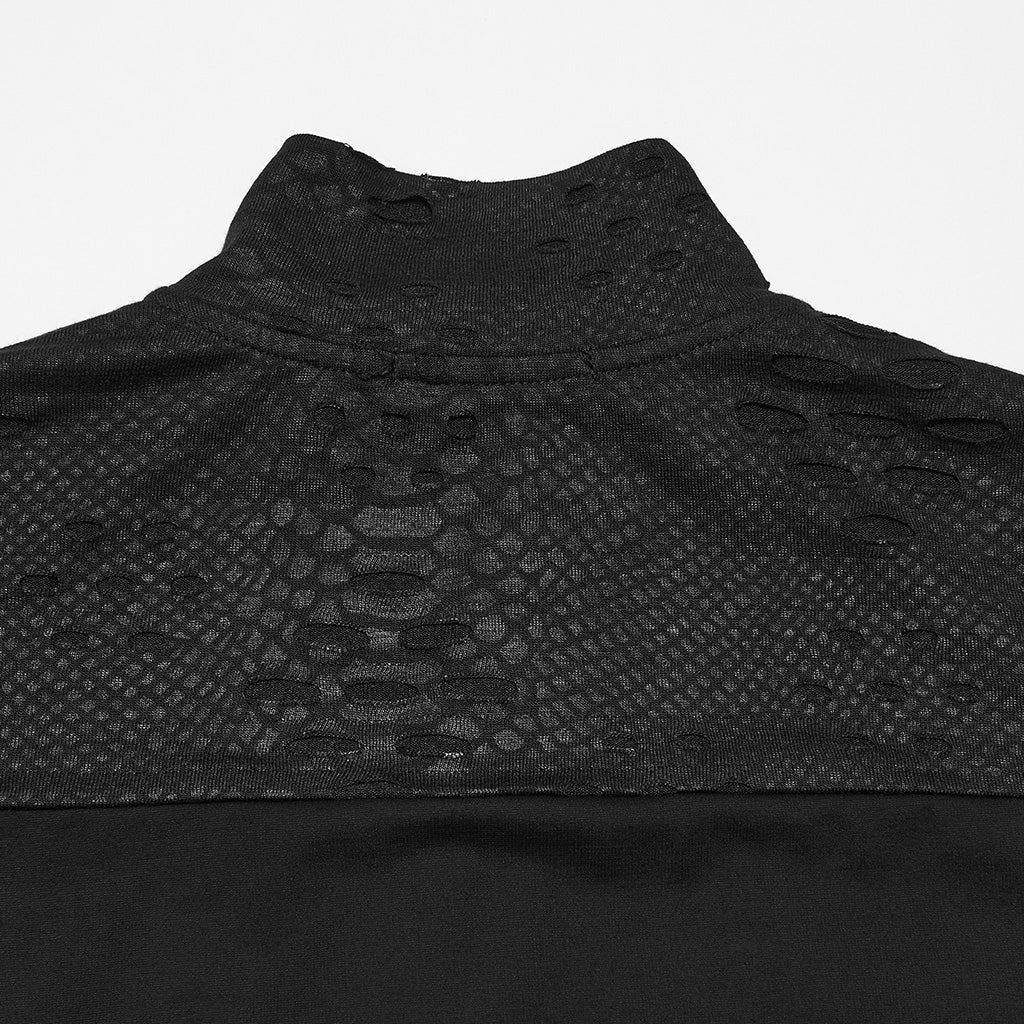 Primer plano del cuello alto y la textura de serpiente en la parte trasera