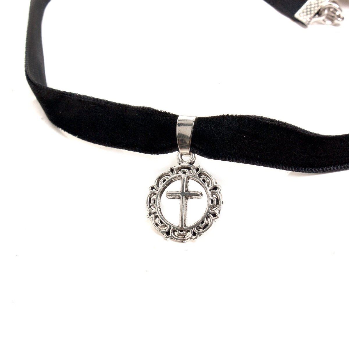 Gargantilla de Terciopelo Negro con Medallón de Cruz - Crazyinlove