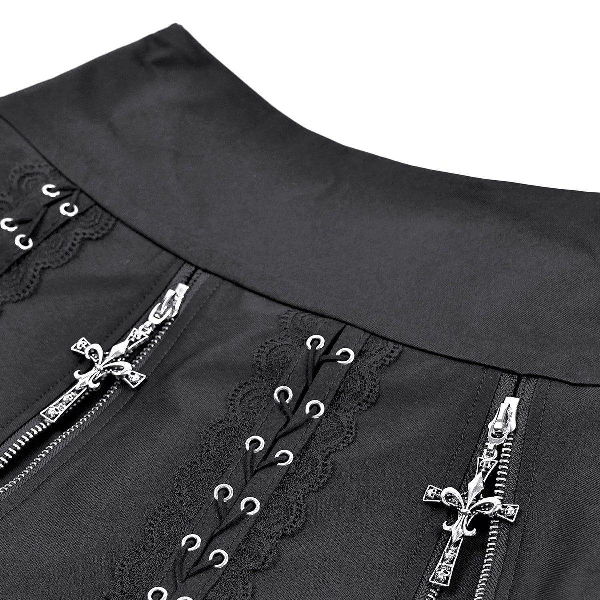 Minifalda Punk Plisada con Cruces y Encaje KW463: detalle de los ojales metálicos y las cruces