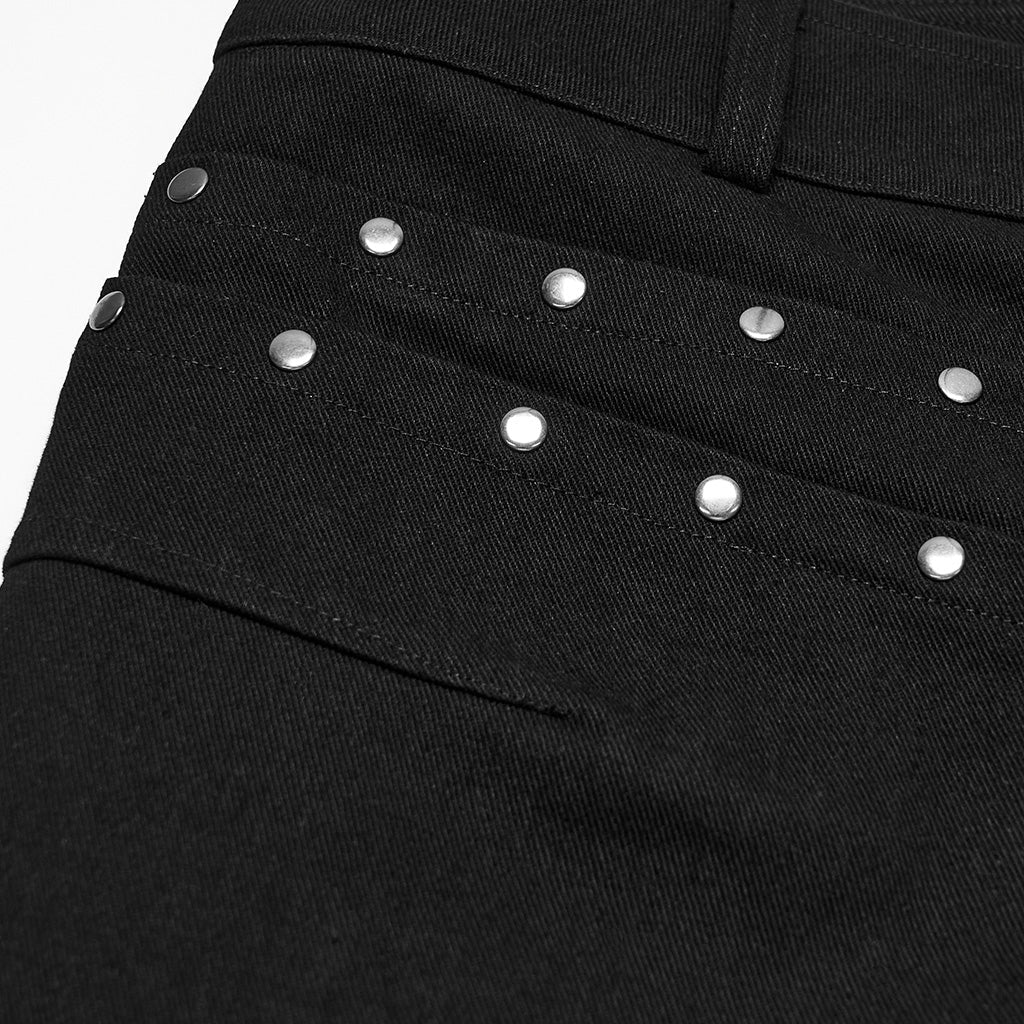 Tachuelas plateadas en diagonal y bolsillo de ranura delantero
