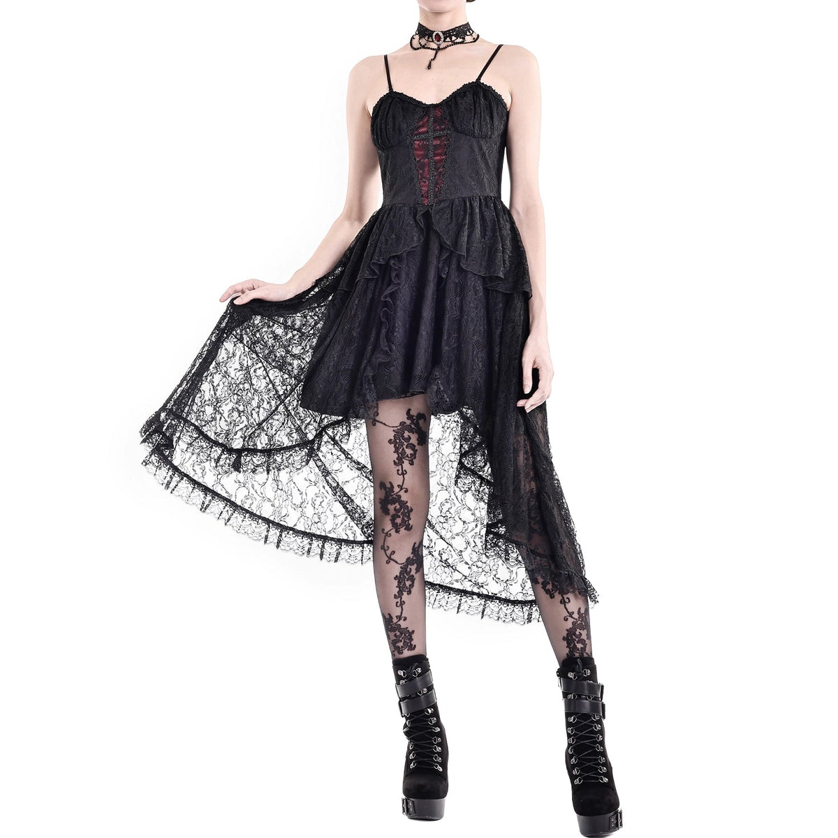Vestido Gótico de Encaje con Bajo Asimétrico DW1215 en modelo sujetando la falda de encaje