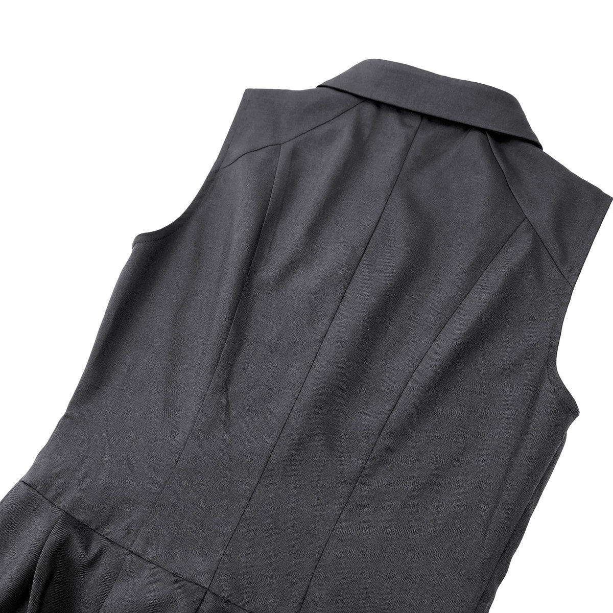 Vestido Punk Halter con Cola y Cremallera DW1208: detalle de la espalda con cuello de solapa
